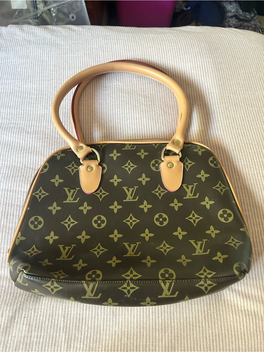 Not authentic - Picture 2 of 6